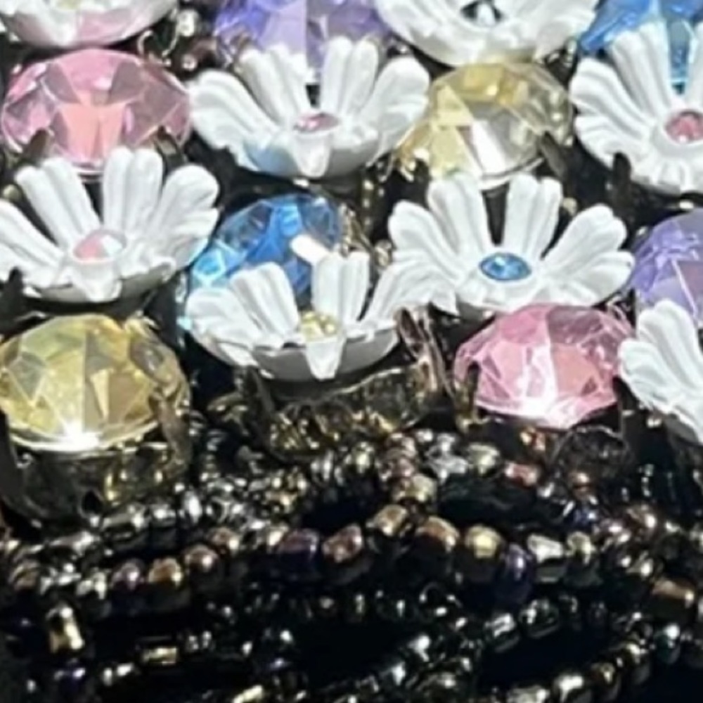 BETSEY JOHNSON GRUNGE GIRLIE DAISY METAL BEADED BRACELET - Picture 7 of 8